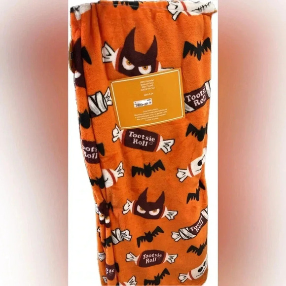 Tootsie Roll Oversized plush Throw 60" x 70" BNWT - Picture 3 of 3